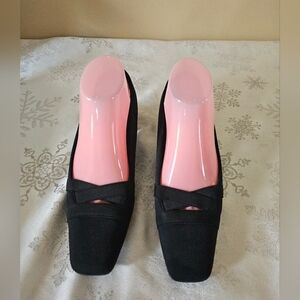 Life Stride Black Heels Classic Design Elastic Detail Sz 7.5M
